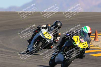 media/Oct-29-2022-CVMA (Sat) [[14c0aa3b66]]/Race 4 500 Supersport-350 Supersport/